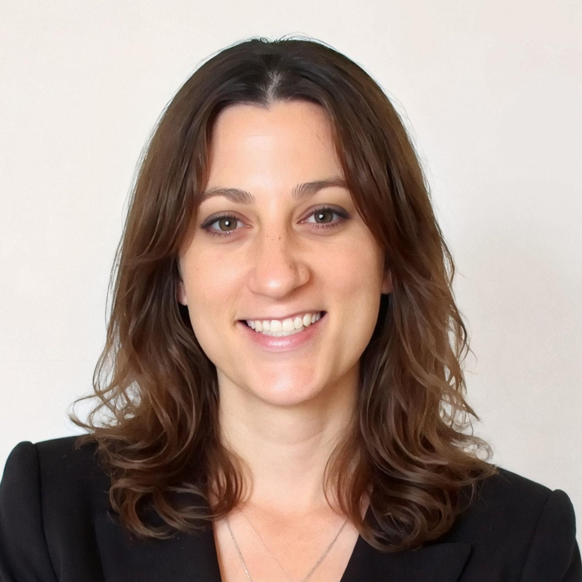 Laura Oliveto headshot