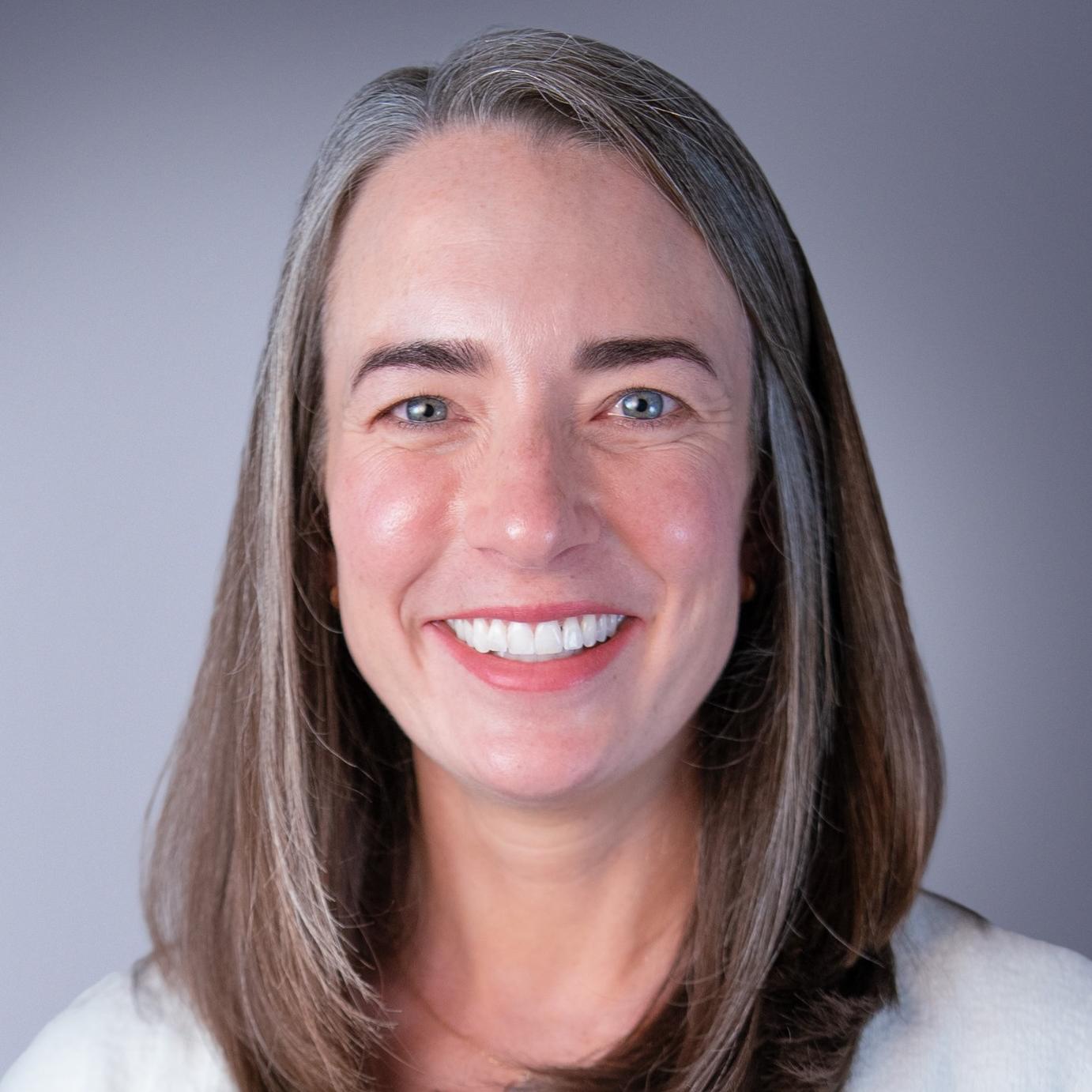 Maddy Oaks Headshot